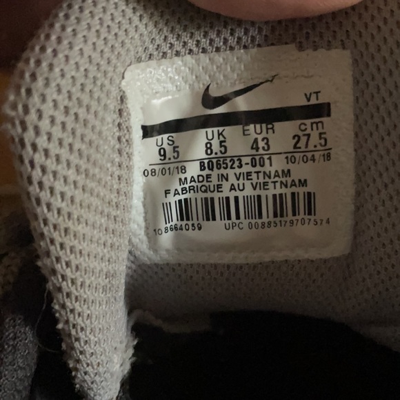 Worn a ton of times but still in good condition on the outside - Picture 4 of 4